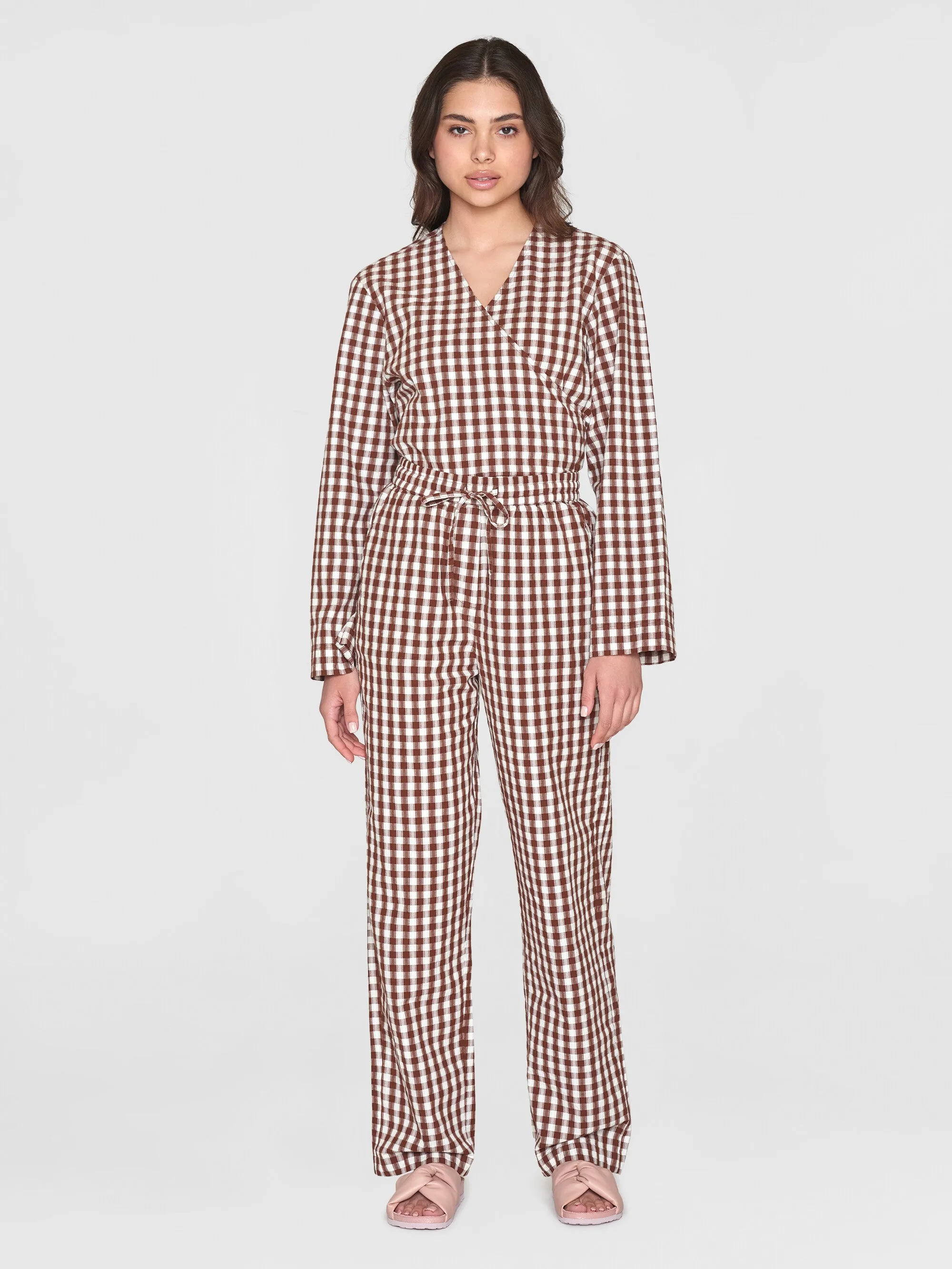 CHLOE barrel high-rise seersucker checkered elastic waistband pants - GOTS/Vegan - Brown check